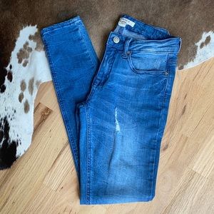 Forever 21 Distressed Blue Denim Skinny Jeans | 26